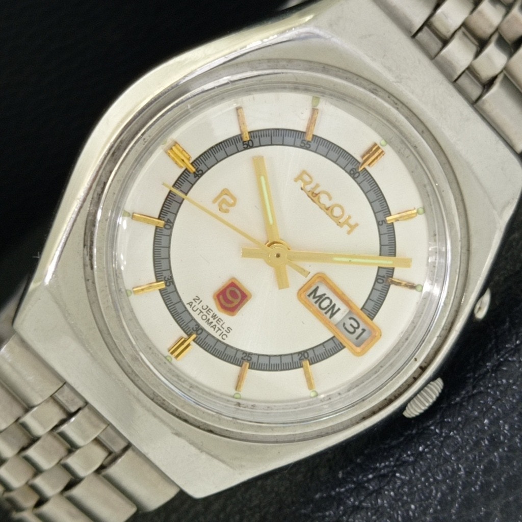Vintage 1988 Ricoh Automatic Mens Silver Watch WDaydate  Gold Accents
